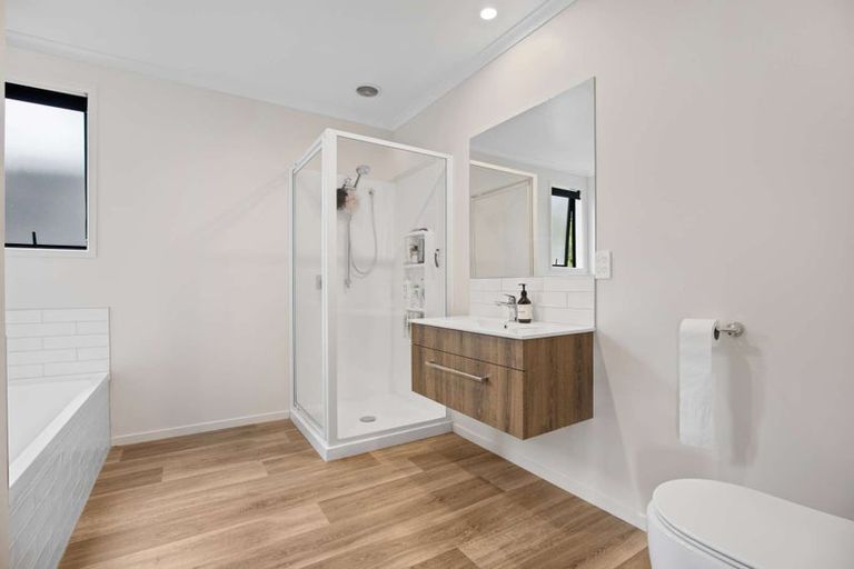 Photo of property in 10 Wrybill Way, Welcome Bay, Tauranga, 3112