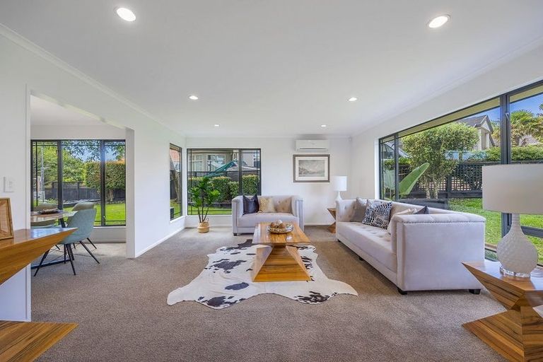 Photo of property in 10 Balbriggan Rise, Dannemora, Auckland, 2016