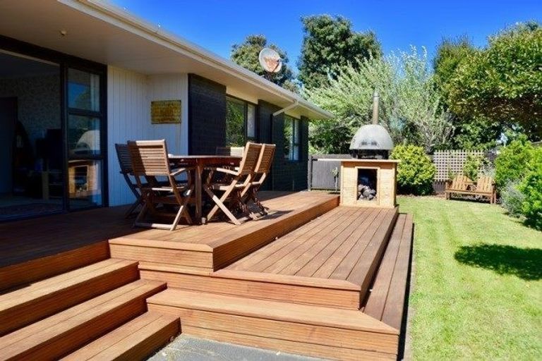 Photo of property in 11a Toi Street, Otaki Beach, Otaki, 5512