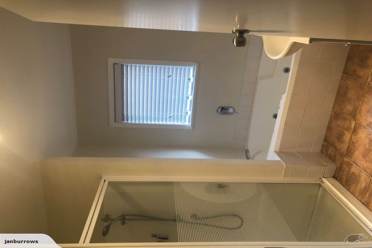 Photo of property in 1/53 Moore Street, Hillcrest, Auckland, 0627