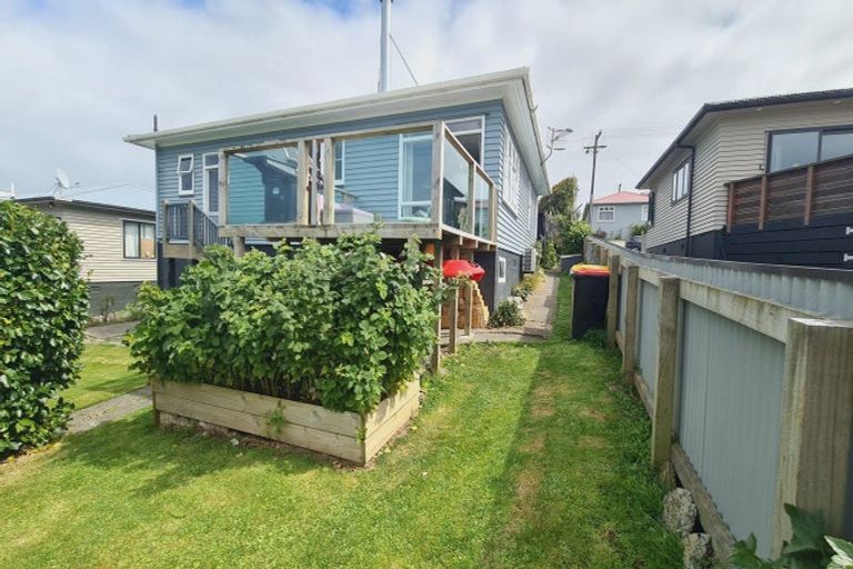 Photo of property in 23 Osborne Street, Riverton/aparima, Riverton, 9822