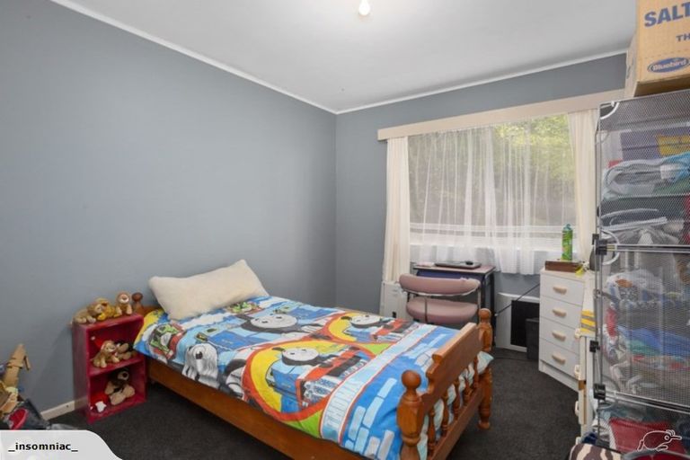 Photo of property in 8 Gahagan Way, Newlands, Wellington, 6037