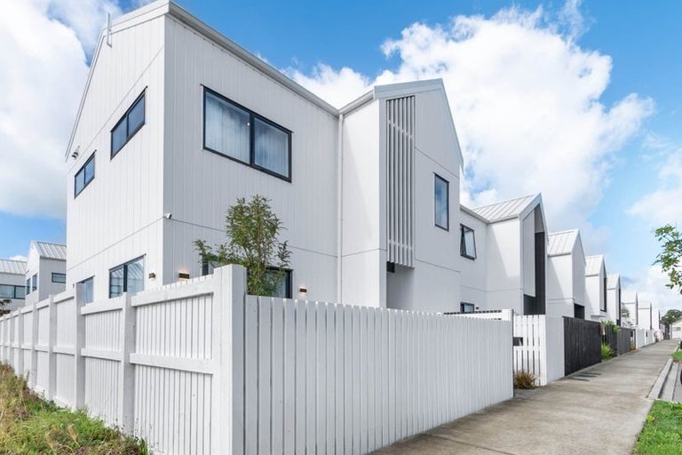 Photo of property in 4 Green Bamboo Road, Hobsonville, Auckland, 0616