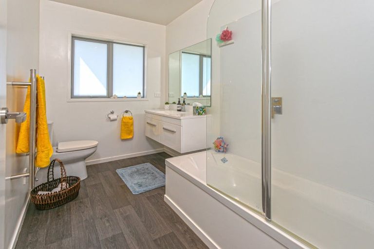 Photo of property in 111 Te Pamahue Drive, Whangamata, 3620