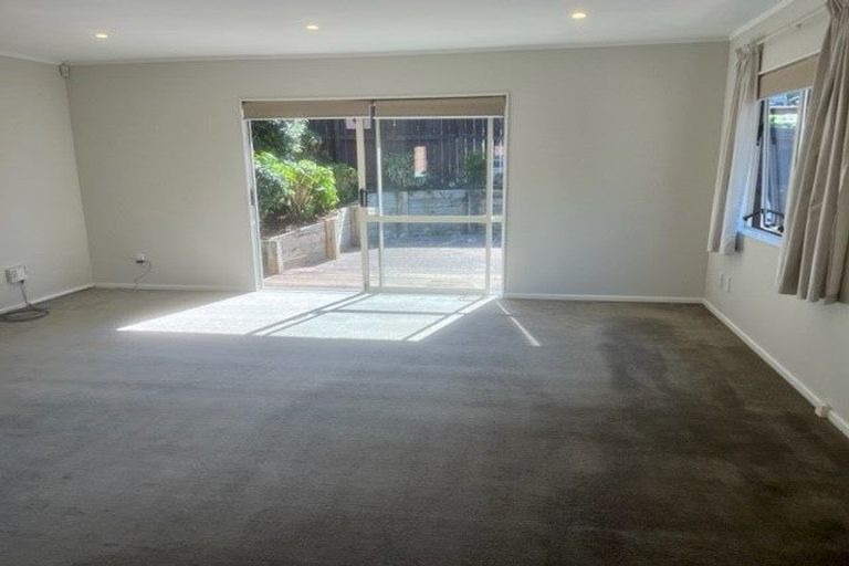 Photo of property in 109a Gossamer Drive, Pakuranga Heights, Auckland, 2010