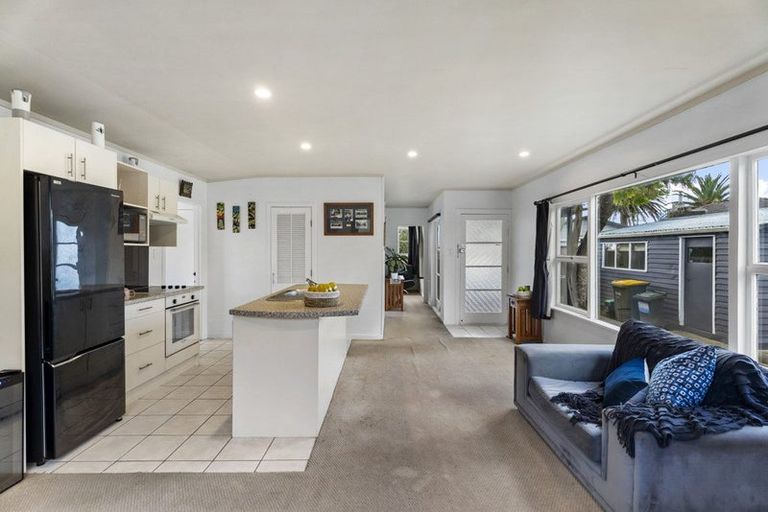 Photo of property in 2/103 Vipond Road, Stanmore Bay, Whangaparaoa, 0932