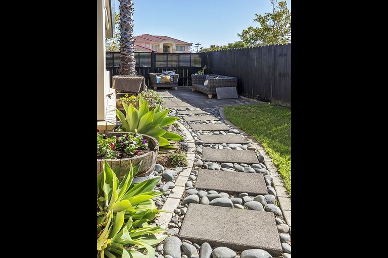 Photo of property in 22 Emyvalie Place, Dannemora, Auckland, 2016