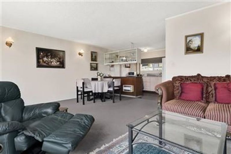 Photo of property in 3/531 Devonport Road, Tauranga South, Tauranga, 3112