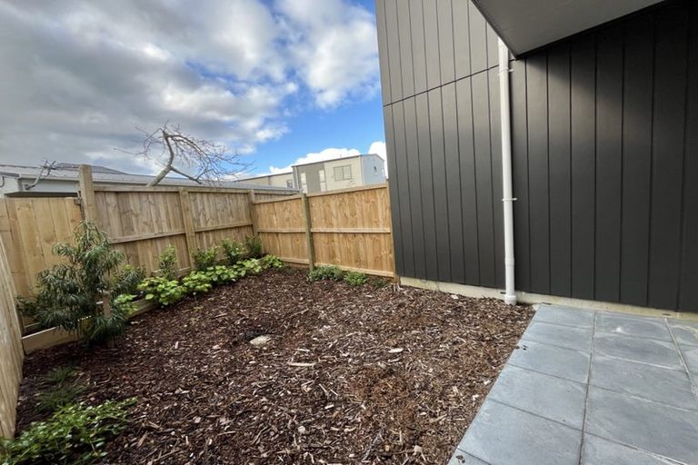 Photo of property in 53 Paetai Lane, Te Atatu Peninsula, Auckland, 0610