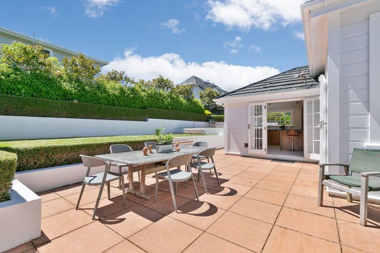 Photo of property in 15 Lucknow Terrace, Khandallah, Wellington, 6035