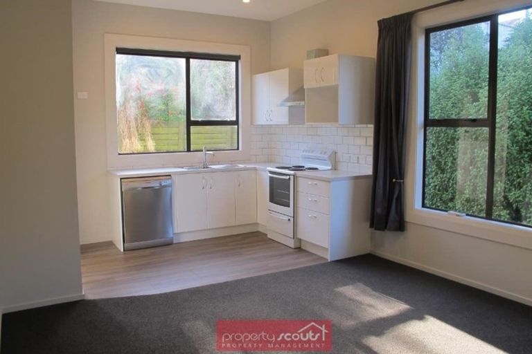 Photo of property in 14 Stone Street, Kenmure, Dunedin, 9011