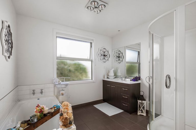 Photo of property in 6 Houlahan Street, Clyde, 9330