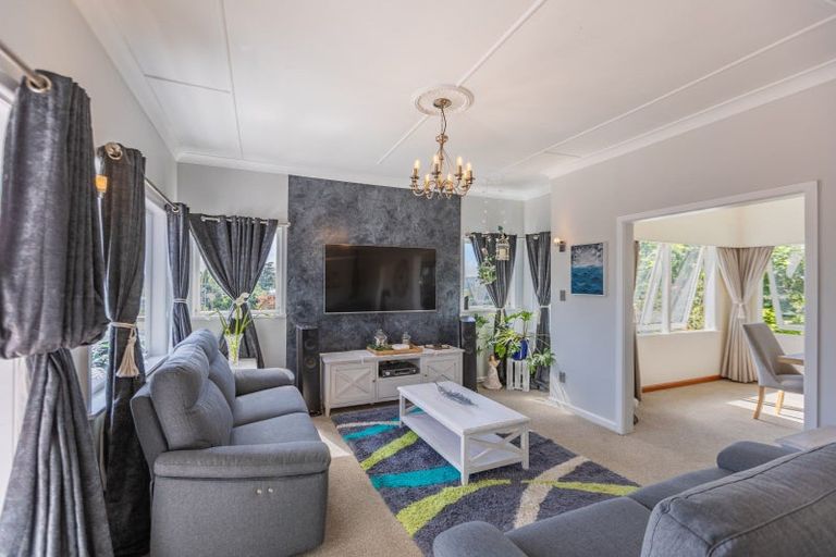 Photo of property in 20 Domain Road, Waipawa, 4210