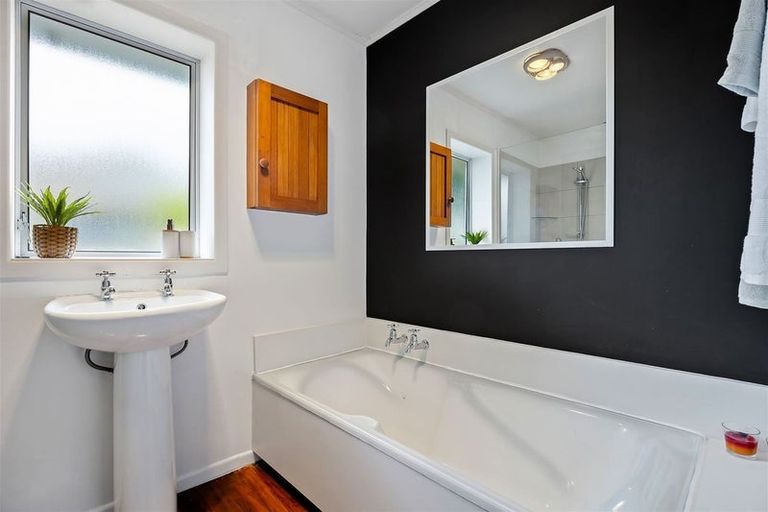 Photo of property in 1/73 Harris Crescent, Papanui, Christchurch, 8053