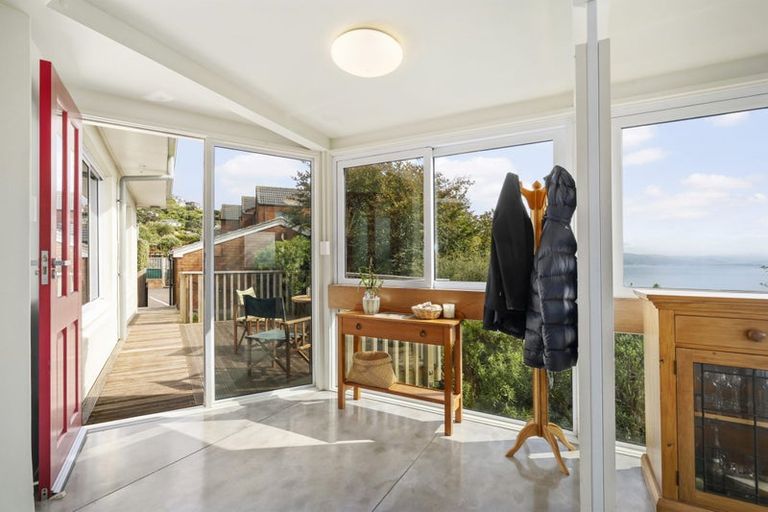 Photo of property in 21 Waipapa Terrace, Hataitai, Wellington, 6021