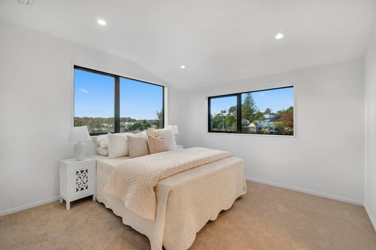 Photo of property in 60a Powrie Street, Glenfield, Auckland, 0629