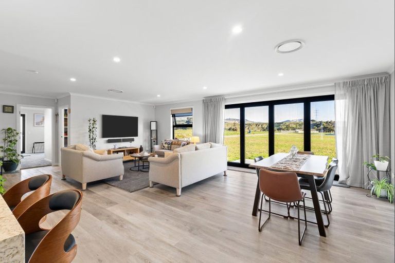 Photo of property in 230 Valley Views, Fitzherbert, Palmerston North, 4472