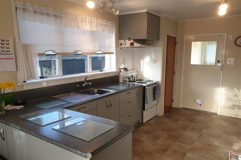 Photo of property in 27 Kennedy Avenue, Feilding, 4702