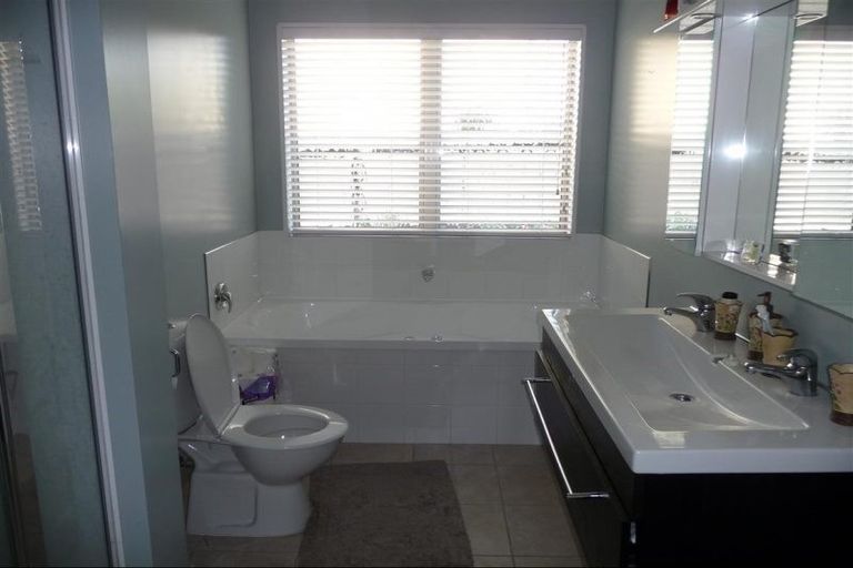 Photo of property in 26 Kinsella Crescent, Aidanfield, Christchurch, 8025