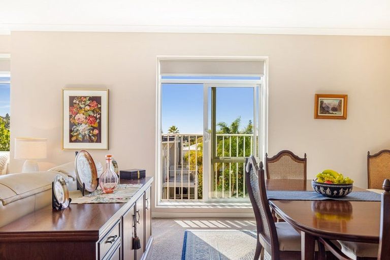 Photo of property in 33 Parkside Drive, Orewa, 0931