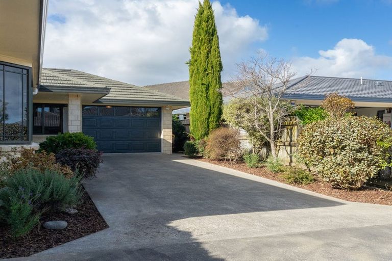 Photo of property in 9 Campbell Grove, Levin, 5510