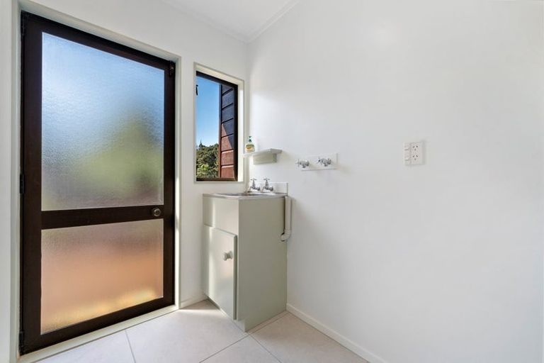 Photo of property in 2/18 Fernwood Grove, Bayview, Auckland, 0629
