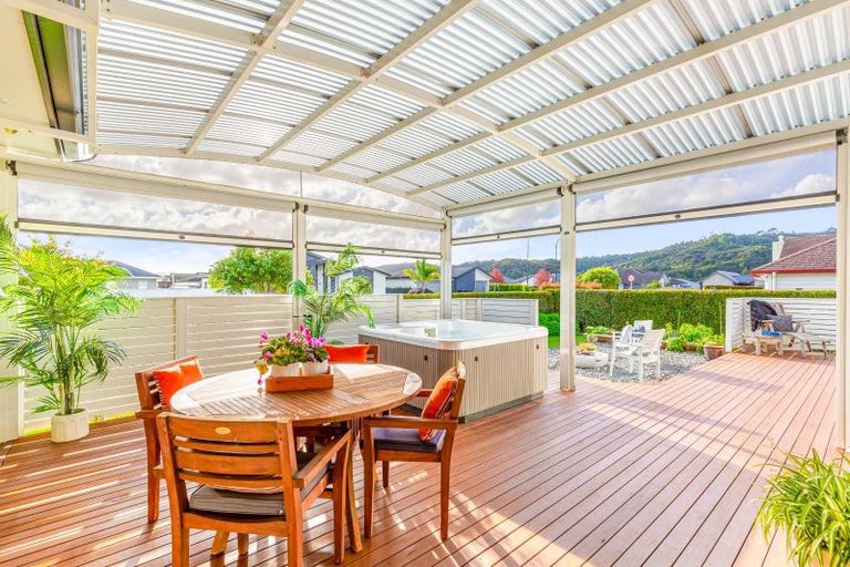 Photo of property in 26 Korako Drive, Kumeu, 0810