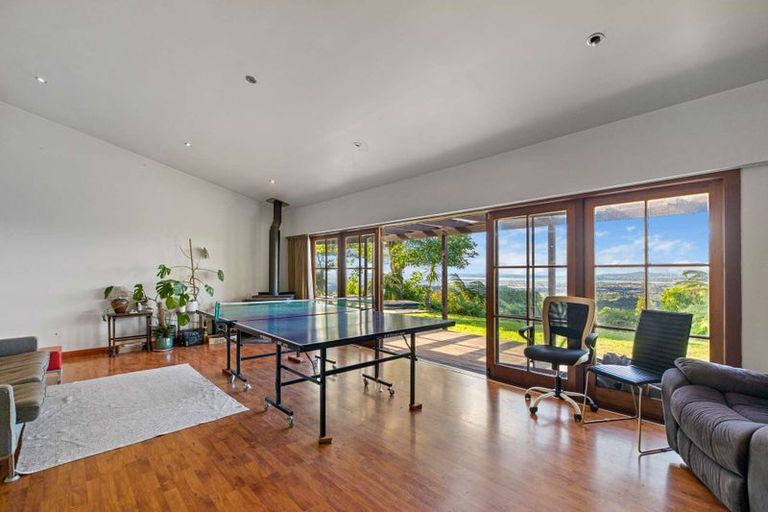 Photo of property in 505 Scenic Drive, Waiatarua, Auckland, 0612