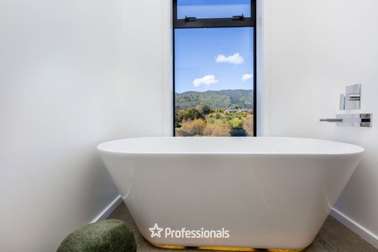 Photo of property in 49 Mount Marua Drive, Maymorn, Upper Hutt, 5018