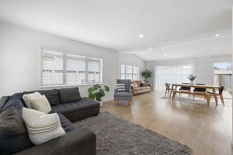Photo of property in 6a Truby King Street, Merrilands, New Plymouth, 4312