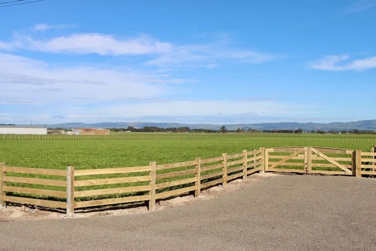 Photo of property in 565 Aranui Road, Kairanga, 4475