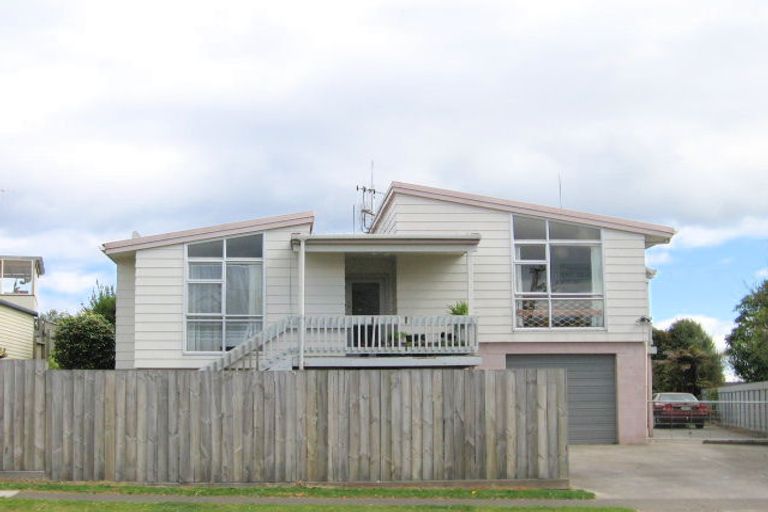 Photo of property in 73 Tamatea Road, Taupo, 3330