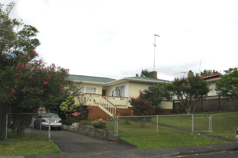Photo of property in 28 Levesque Street, Birkdale, Auckland, 0626