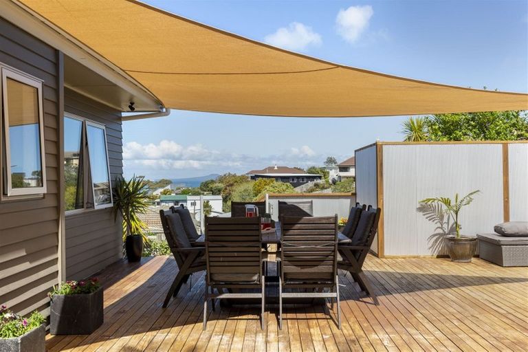Photo of property in 9 Everard Avenue, Army Bay, Whangaparaoa, 0930