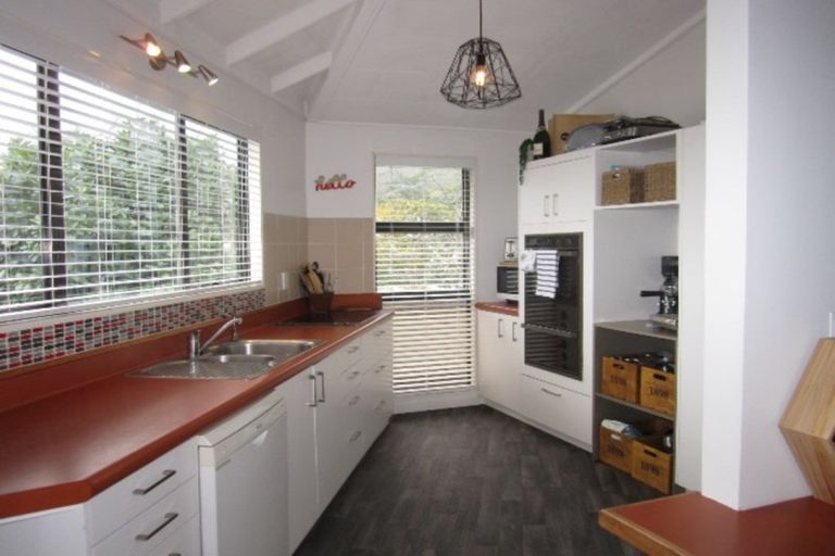 Photo of property in 21b Huia Street, Waikanae, 5036