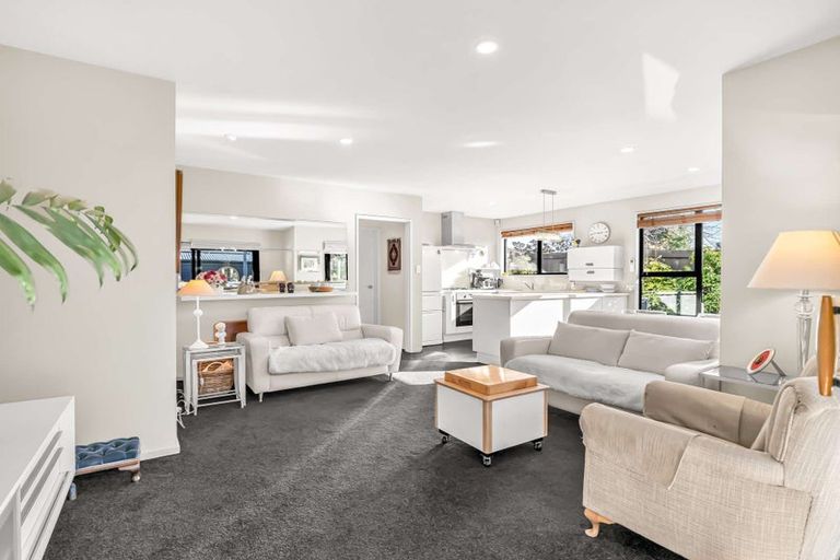 Photo of property in 7 Glenharrow Avenue, Avonhead, Christchurch, 8042