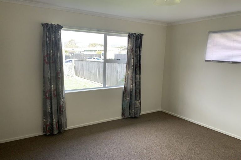 Photo of property in 90 Strathmore Avenue, Levin, 5510