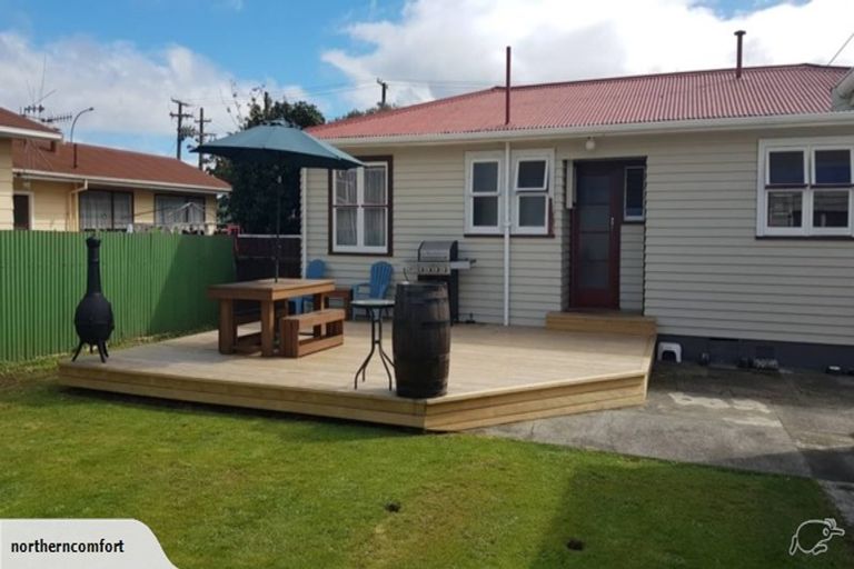Photo of property in 4 Bartholomew Road, Levin, 5510