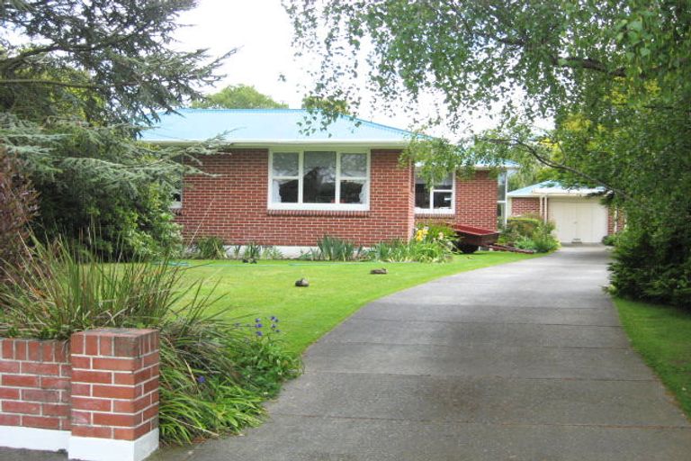 Photo of property in 17 Larch Place, Casebrook, Christchurch, 8051