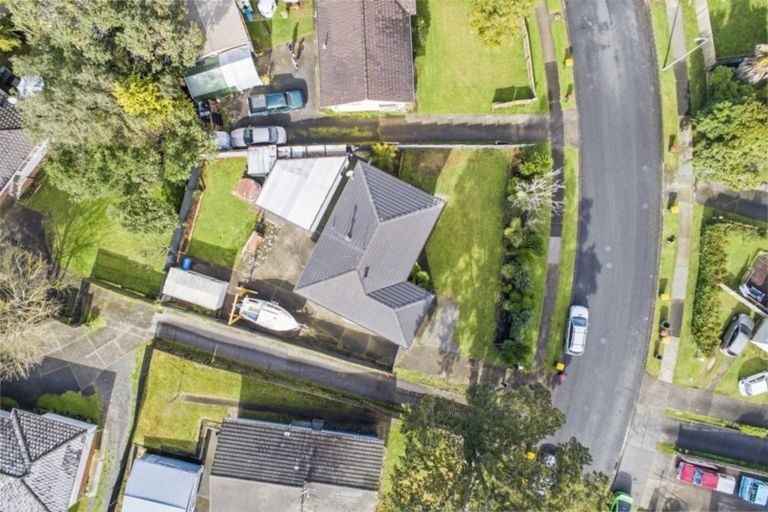 Photo of property in 24 Hobart Crescent, Wattle Downs, Auckland, 2103