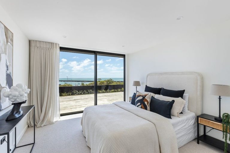 Photo of property in 10a Whiteley Street, Moturoa, New Plymouth, 4310