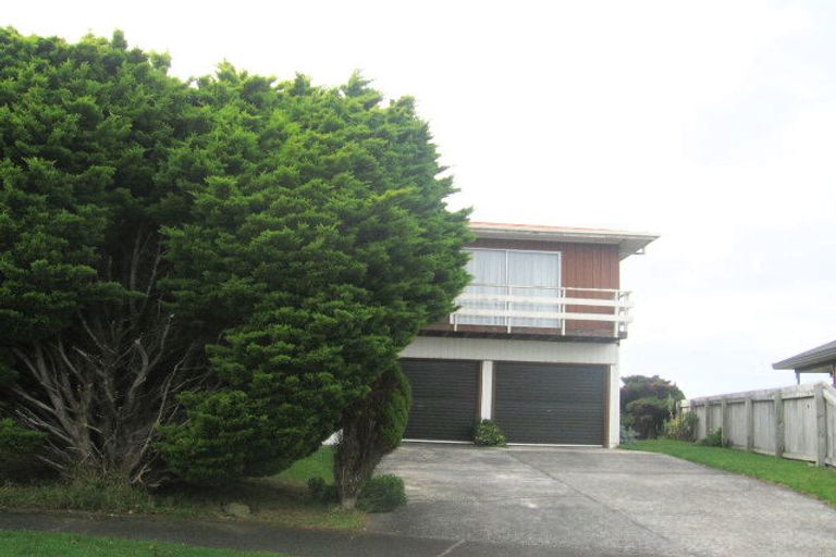 Photo of property in 6 Banksia Grove, Maungaraki, Lower Hutt, 5010