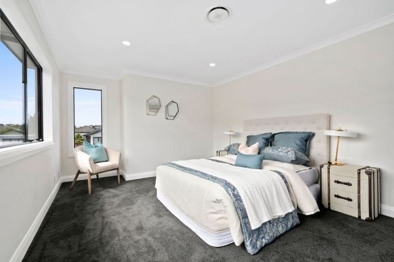 Photo of property in 13 Colliston Rise, Pinehill, Auckland, 0632