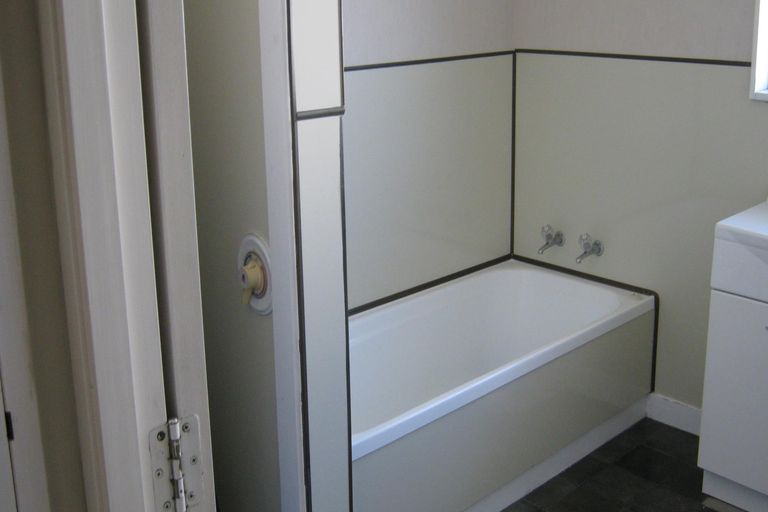 Photo of property in 10a Ihle Street, Terrace End, Palmerston North, 4410