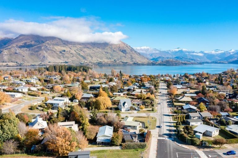 Photo of property in 117 Totara Terrace, Wanaka, 9305
