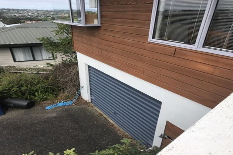 Photo of property in 1/8 Witheford Drive, Bayview, Auckland, 0629