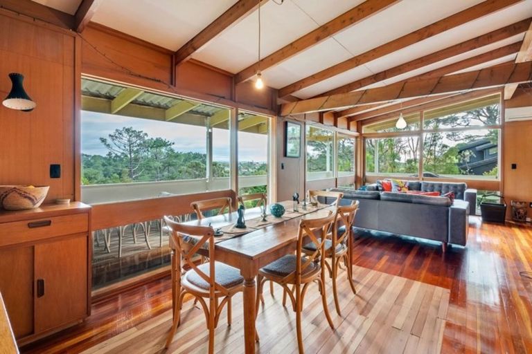 Photo of property in 82 Aberdeen Road, Campbells Bay, Auckland, 0620