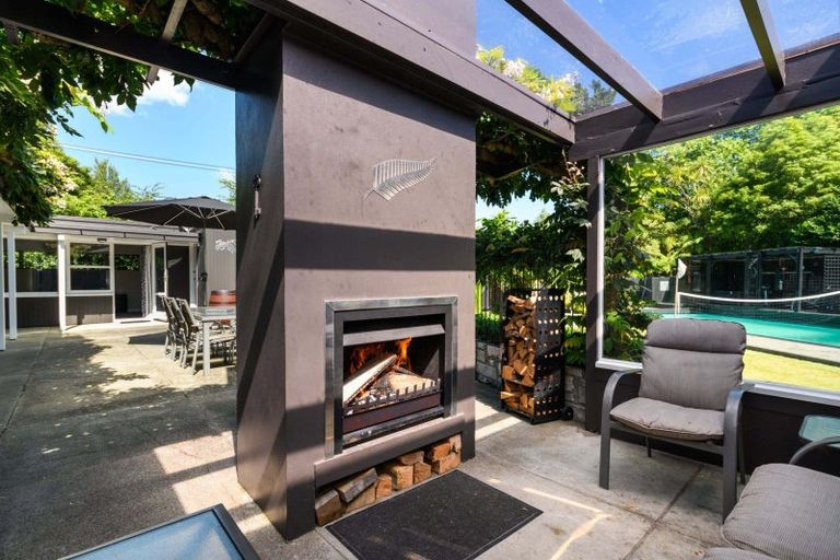 Photo of property in 564 Featherston Street, Roslyn, Palmerston North, 4414