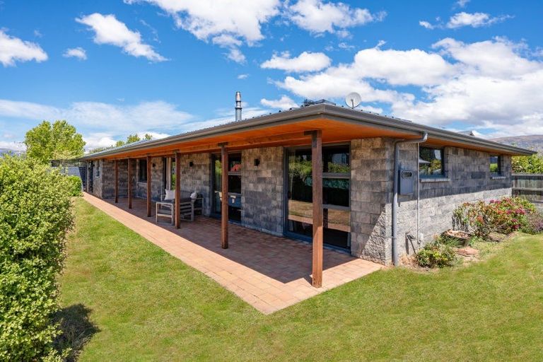 Photo of property in 2 Sherwin Avenue, Albert Town, Wanaka, 9305