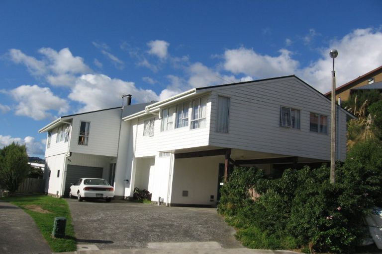 Photo of property in 16 Makatote Grove, Churton Park, Wellington, 6037